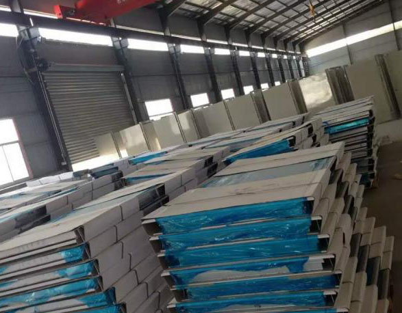 防火門生產(chǎn)廠區(qū)