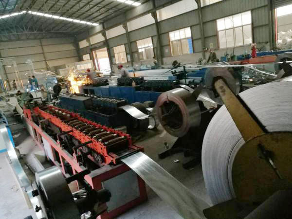 復合防火卷簾門車間