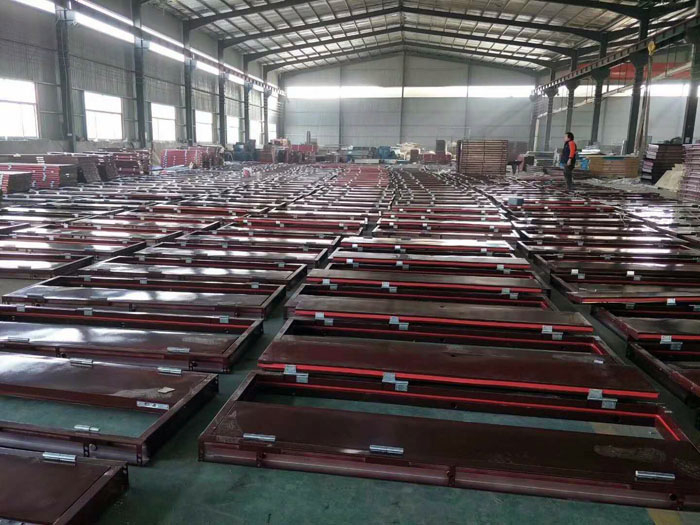 防火門(mén)廠家制作車(chē)間一角