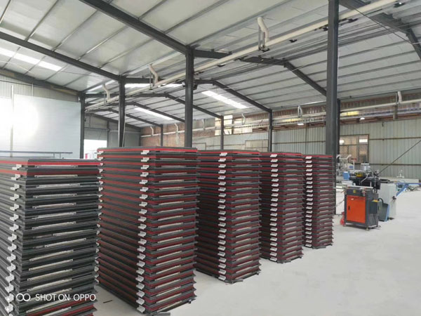 百葉窗生產(chǎn)車間 百葉窗生產(chǎn)車間